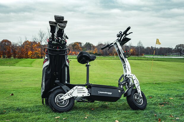 Monobuggy 1000W 2x wielaangedreven golfstep Direct Drive met toelating openbare weg.