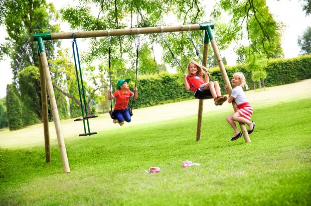 Horby Bruk houten schommel actief